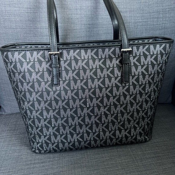 NWT MICHAEL KORS JET SET CHARM TOP ZIP TOTE HANDBAG - Picture 4 of 7